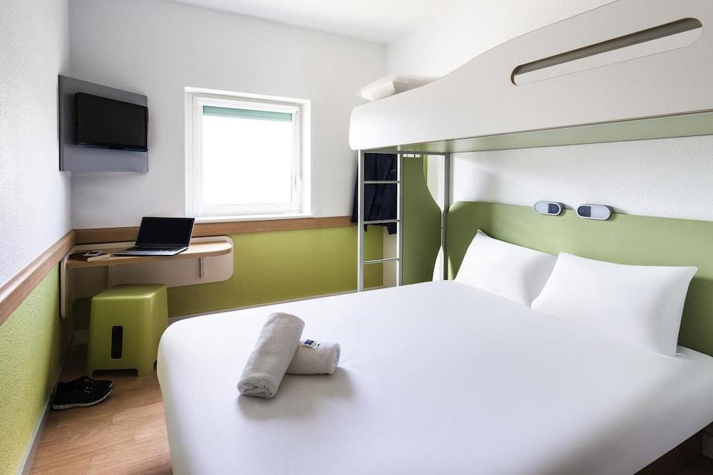 Ibis Budget Manchester Quays Hotel 2*