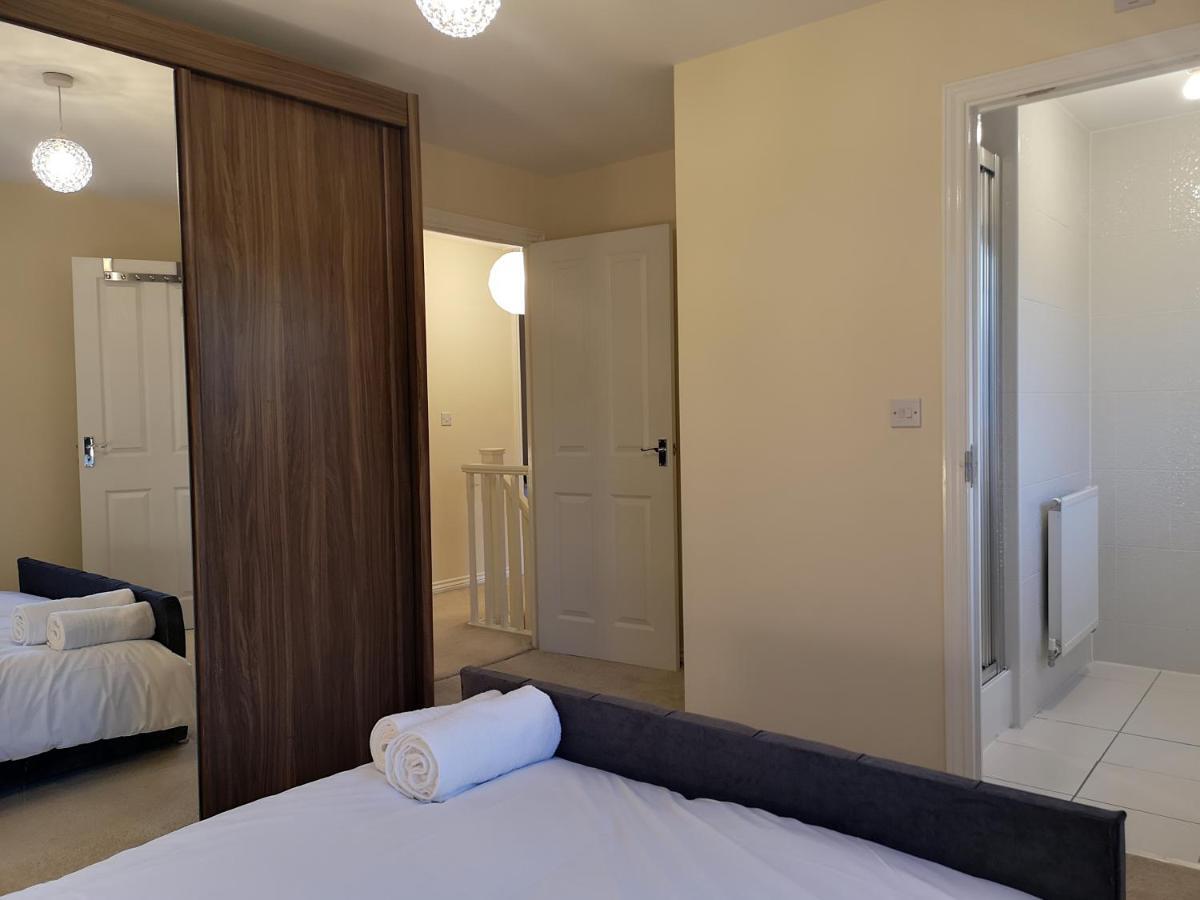 Apartment Nightingale Gardens - 4 Bed Detached House -