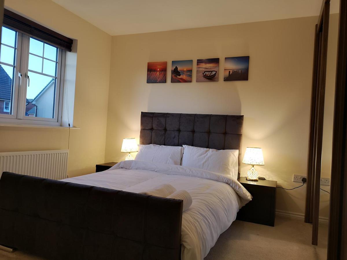 Apartment Nightingale Gardens - 4 Bed Detached House -
