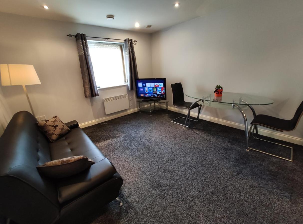 Apartment Two Bedroom Spacious *