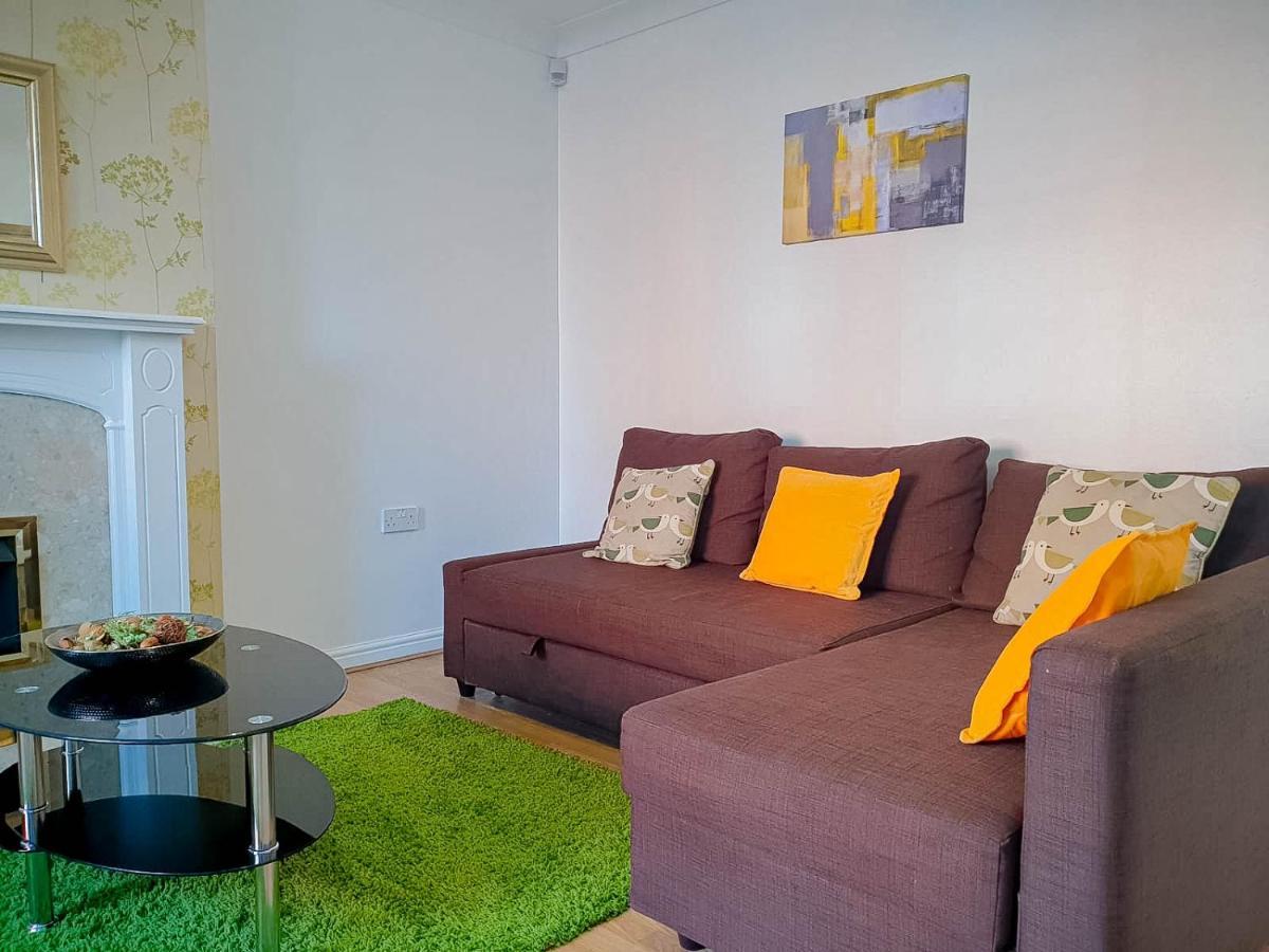 Airport Lounge - 3 Bed - 6 Persons Apartment