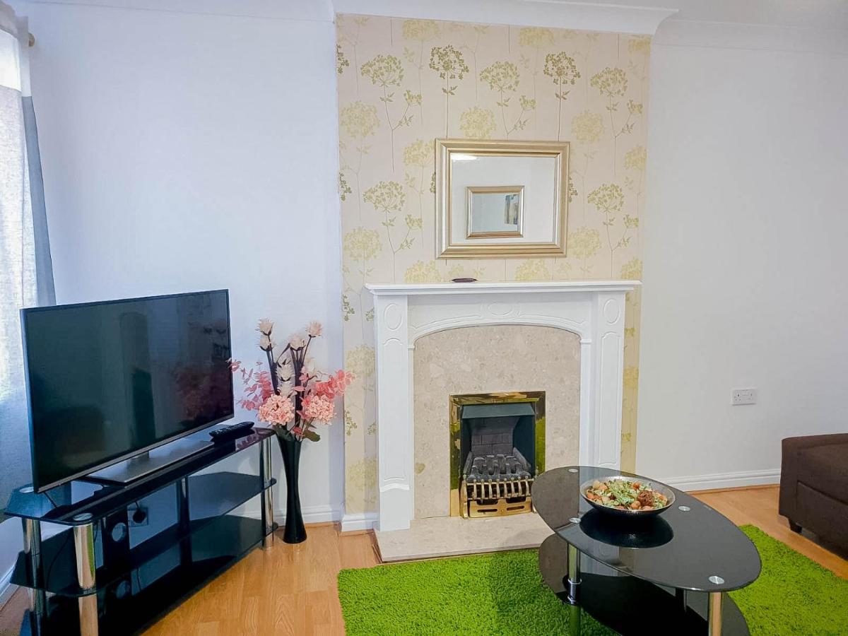 Apartment Airport Lounge - 3 Bed - 6 Persons Manchester