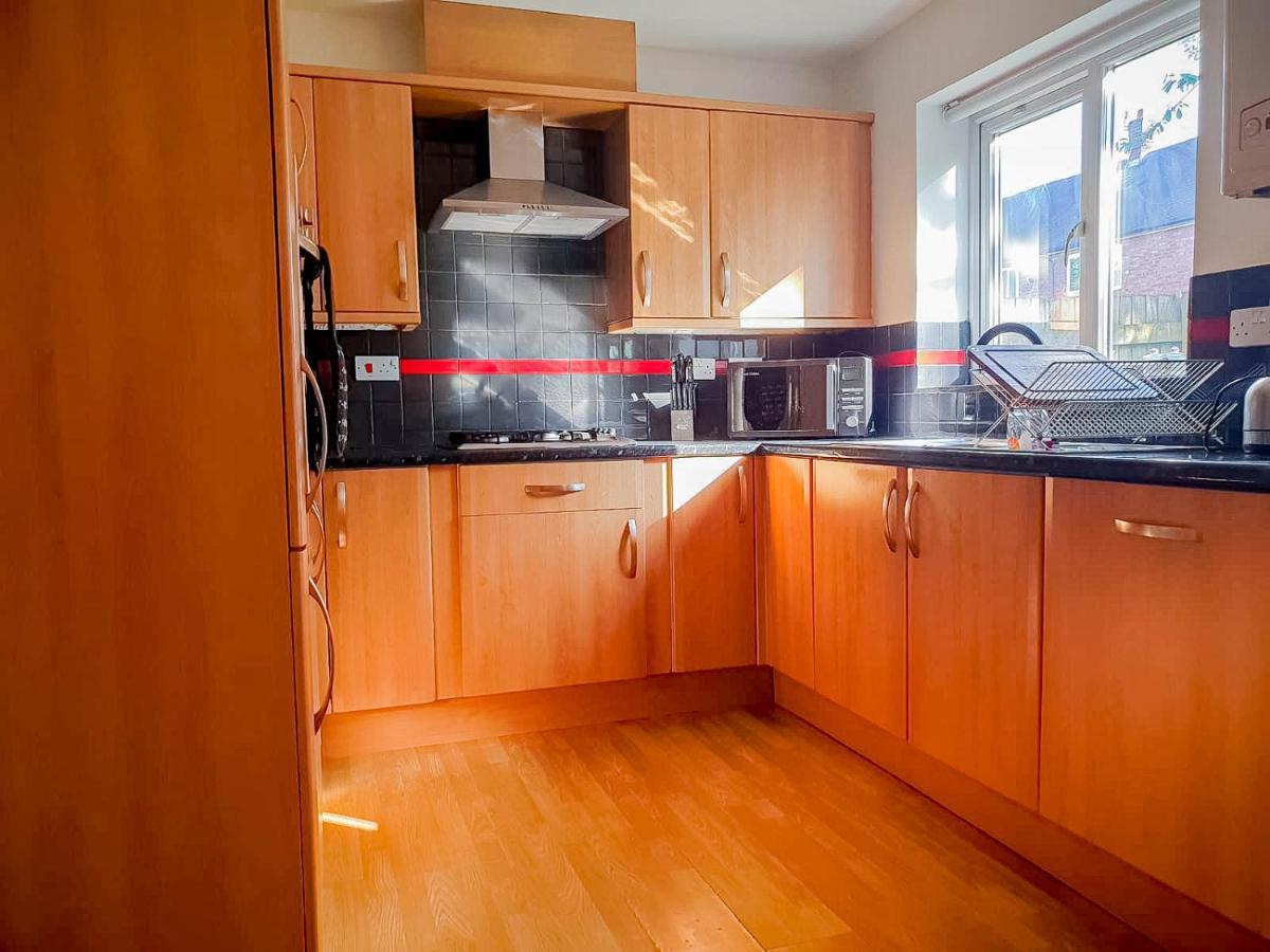 Apartment Airport Lounge - 3 Bed - 6 Persons *