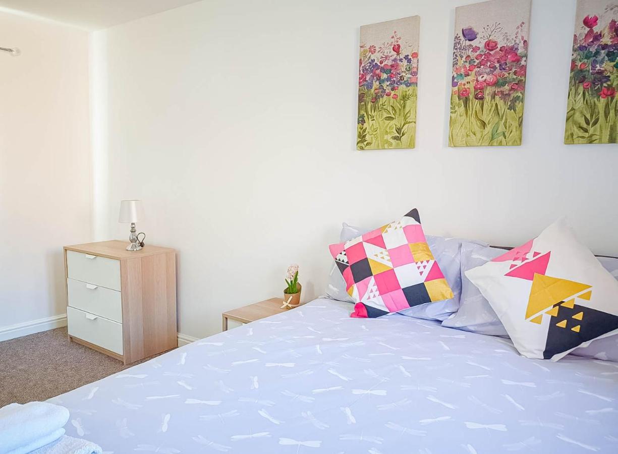 Apartment Airport Lounge - 3 Bed - 6 Persons *
