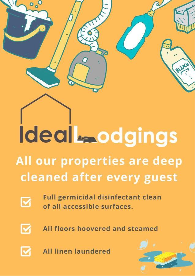 Ideal Next To Queens Park, Holiday home Manchester