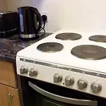 Conveniently Situated 1Bed Apt In Stretford