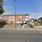 Conveniently Situated 1Bed Apt In Stretford