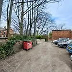 Spacious 2Bed Apartment With Free Parking! 15Min To City & Christie Nhs