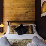 Four Bedroom Urban Home Hosted By Mcr Dens