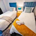 Lovely 2-Bedroom Apartment, Free Parking