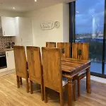 Amazing 3 Bed Penthouse With Large Balcony