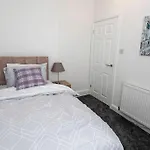 Spacious Comfortable House Close To Etihad+Parking
