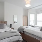 Spacious Comfortable House Close To Etihad+Parking