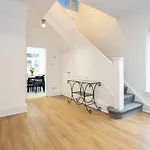 Pillo Rooms - Spacious 4 Bedroom Detached House Close To Heaton Park