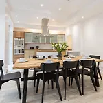 Pillo Rooms - Spacious 4 Bedroom Detached House Close To Heaton Park