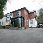 Pillo Rooms - Spacious 4 Bedroom Detached House Close To Heaton Park