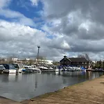 Marine Viewing 2 Bedrooms Flat