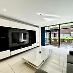8 Woodsend, 135A Barlow Moor Road, Didsbury, M20 2Pw