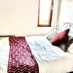 Manchester City Center Apartment