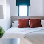 Sky Gardens - Modern Duplex Apartment