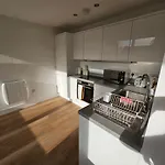 Brand New Trafford Apartment