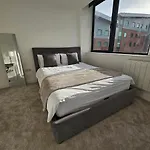 Brand New Trafford Apartment