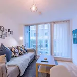 2Bed Homely Hideout In City Centre
