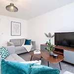 Ashworth House By Truestays - New 3 Bedroom House In Failsworth, Manchester
