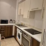 Modern 1- Bed Apartment In City Centre