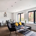 Stayzeni, Alexandra Rise Manchester Roomy 1 Bed