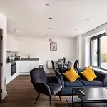 Stayzeni, Alexandra Rise Manchester Roomy 1 Bed