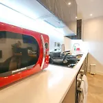 Pass The Keys Superking Bed Penthouse Perfect For Couples