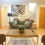 Pass The Keys Superking Bed Penthouse Perfect For Couples