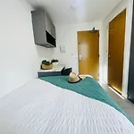Stretford Sanctuary: Stylish Studio