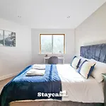 Bright 2 Bedroom Apt With Balcony In City Centre