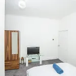 Lovely City Home + Free Parking