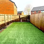 Ludlow Close