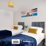 Premium Offers On 3-Night & Weekly Deal On 3-Bedroom Urban Loft By Hedgerow