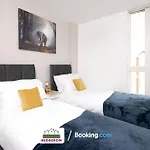 Premium Offers On 3-Night & Weekly Deal On 3-Bedroom Urban Loft By Hedgerow