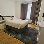 Stylish & Quiet Space