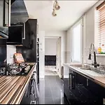 3 Bedroom House With Modern Interior, Close To The Etihad Stadium