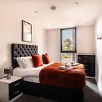 Modern 3 Bedroom Manchester Apartment