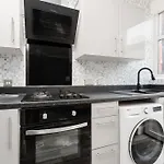 Spacious 3Br Home - Pool Table - Games - Sleeps 9