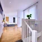 Pluxa Citronella -2 Floors Home Of Football Location With Workspace