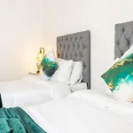 Modern City Centre Apartment With Smart Technology