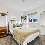 Quayside Escape- Tranquil Double Room In Shared Home With Free Parking