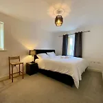 Uniquejoe Properties - 3 Bedroom