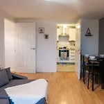 Manchester City Centre Apartment, Free Parking, Sleeps 6, Smart Tvs, Long Term Disc