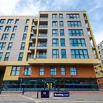 2 Extra Large Bedroom Apartment By Host A Home Short Lets & Serviced Accommodation Manchester With Free Wifi