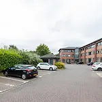 Comfortable One-Bedroom Apartment - Perfect For Relocation In Salford By Av Hughes Properties
